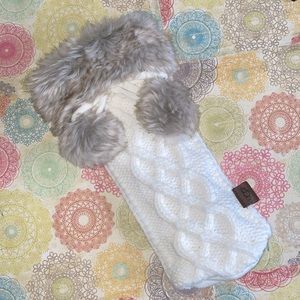 UGG Cable Knit Faux Fur Wine Bottle Gift Holder - NWOT